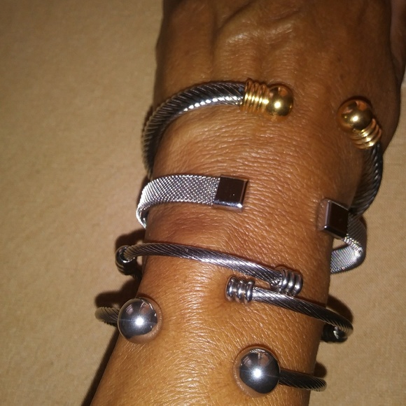 💛FINAL SALE!!💛 Stainless Steel Bangles - Picture 8 of 8